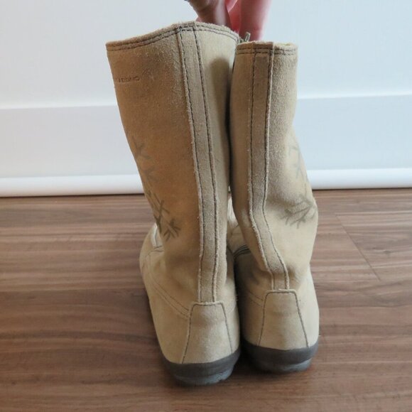 VAGABOND Cream Suede Leather Lace Up Snowflake Moccasin Winter Boots Size 6.5 - Picture 10 of 16
